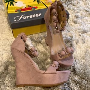 NIB Forever light purple suede wedge sandal sz 7.5
